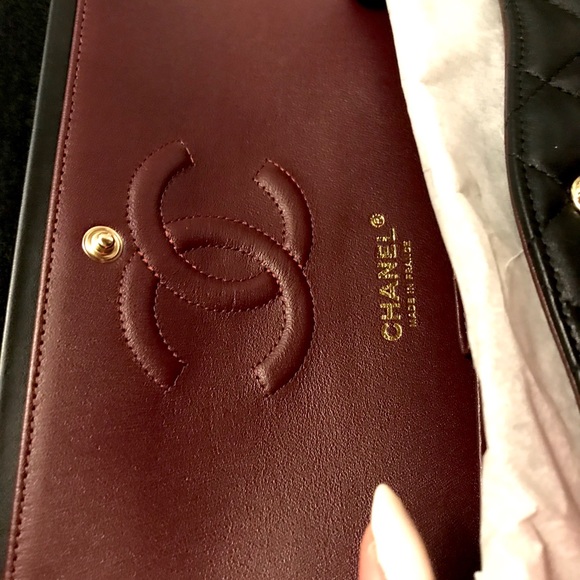 Chanel Classic Medium Double Flap Bag in Lambskin - Picture 3 of 8